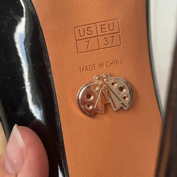 Petite Cadeau Leona black patent leather 5” heel, women’s size 7 - Picture 9 of 16